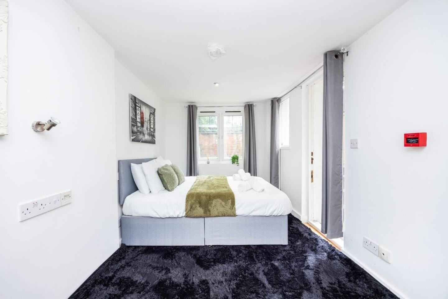 Beautiful With Spacious Garden - Earl's Court Vakantiehuis *