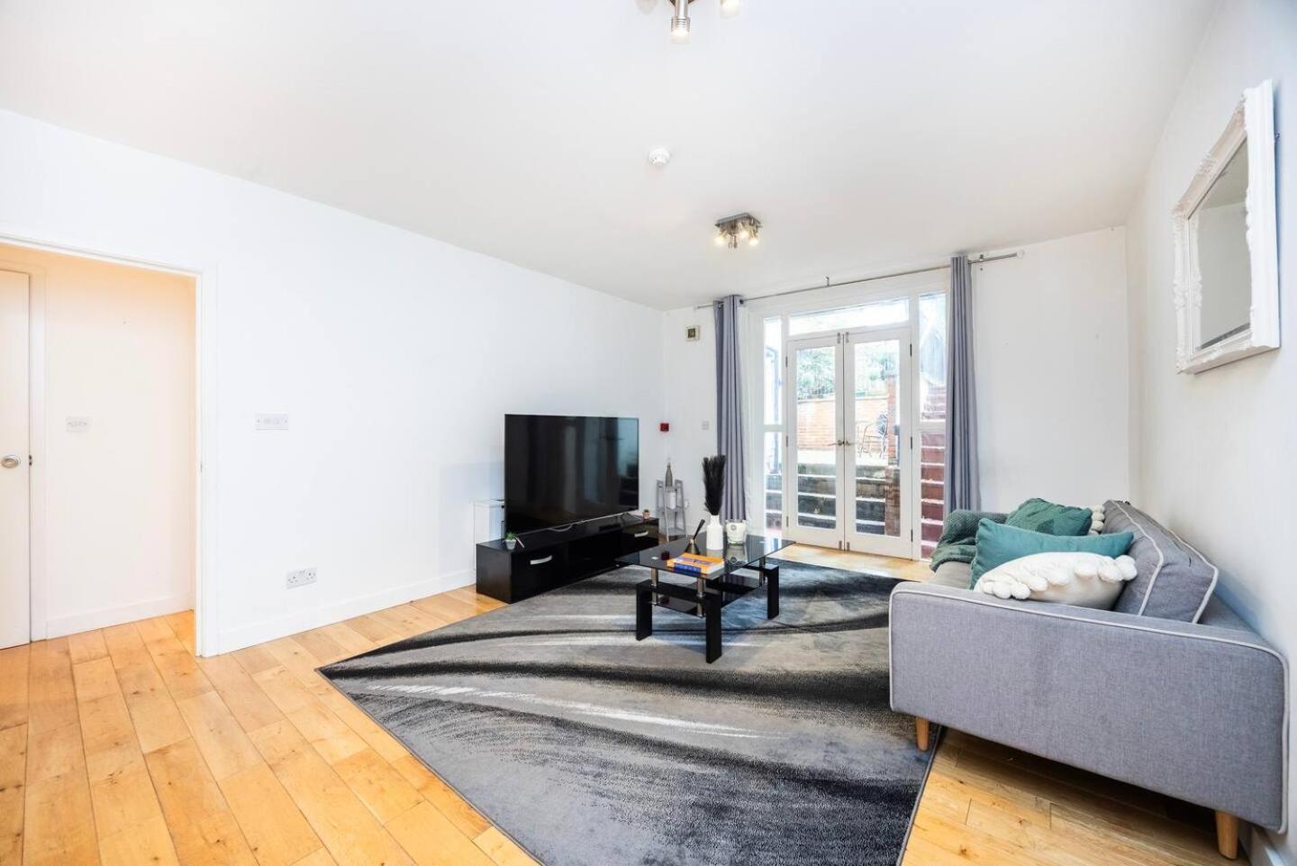 Beautiful With Spacious Garden - Earl's Court Londen