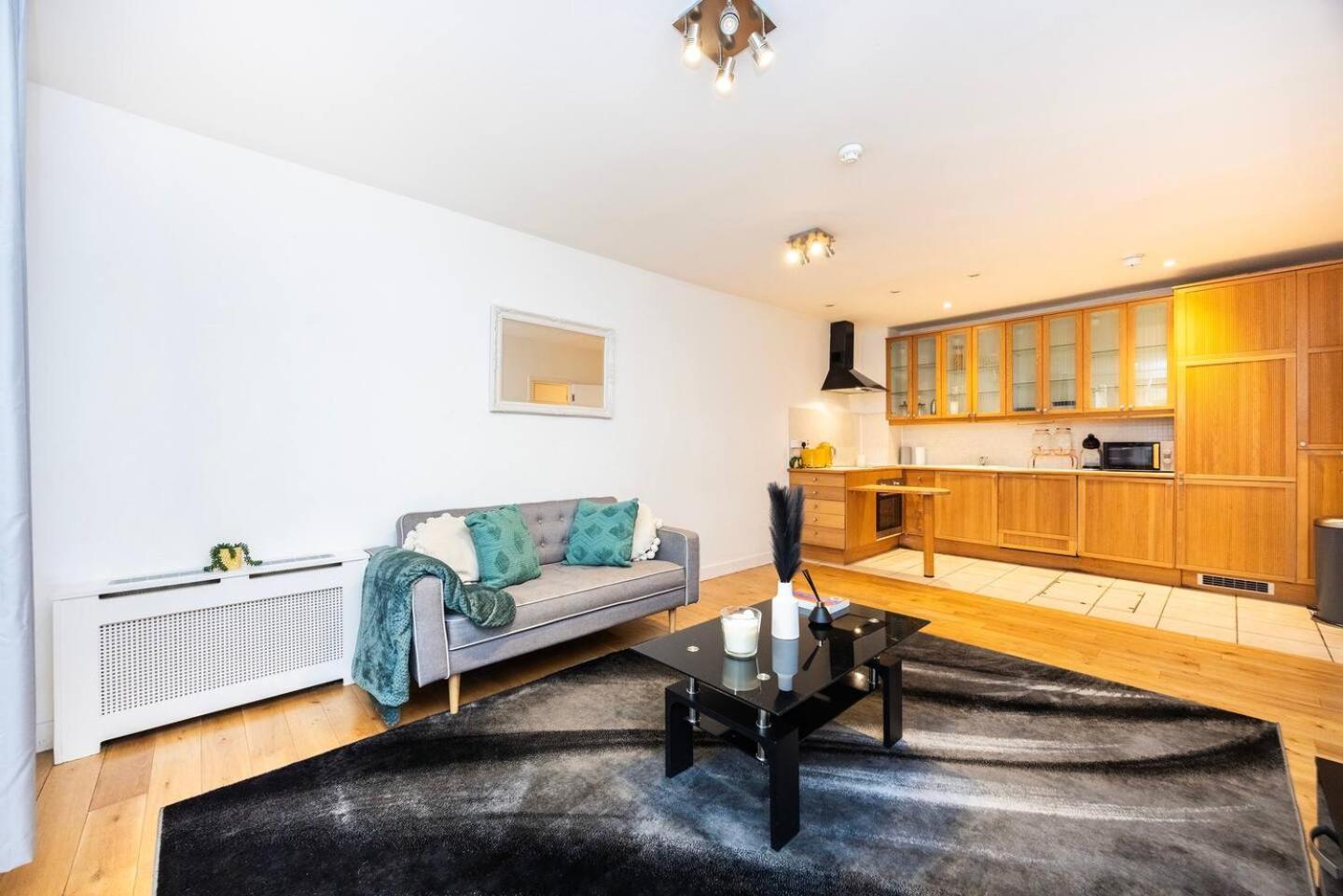 Vakantiehuis Beautiful With Spacious Garden - Earl's Court Londen