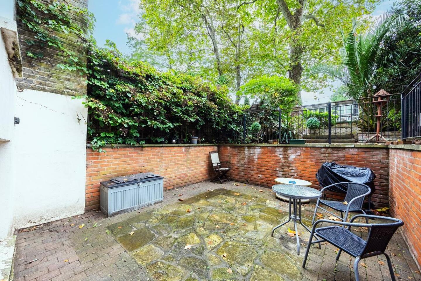 Beautiful With Spacious Garden - Earl's Court * Londen